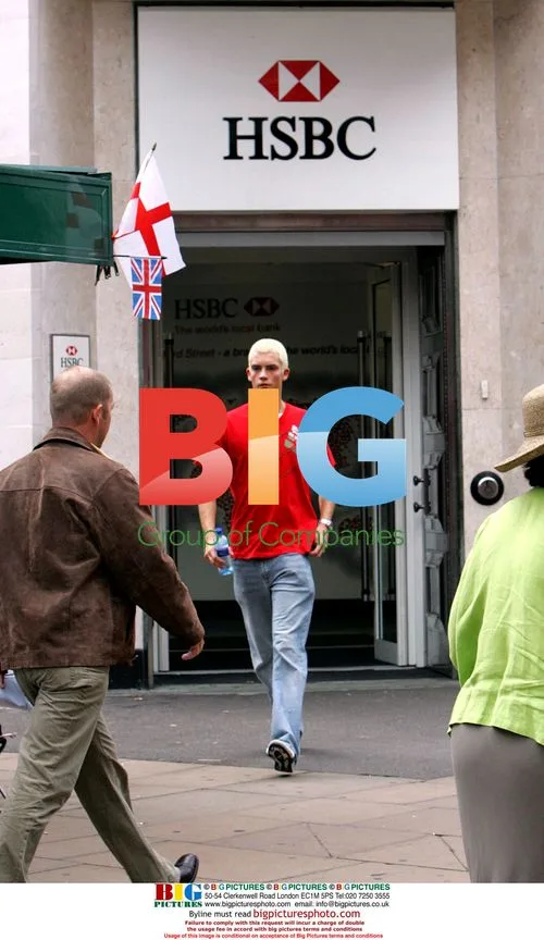 Glyn from Big Brother goes shopping