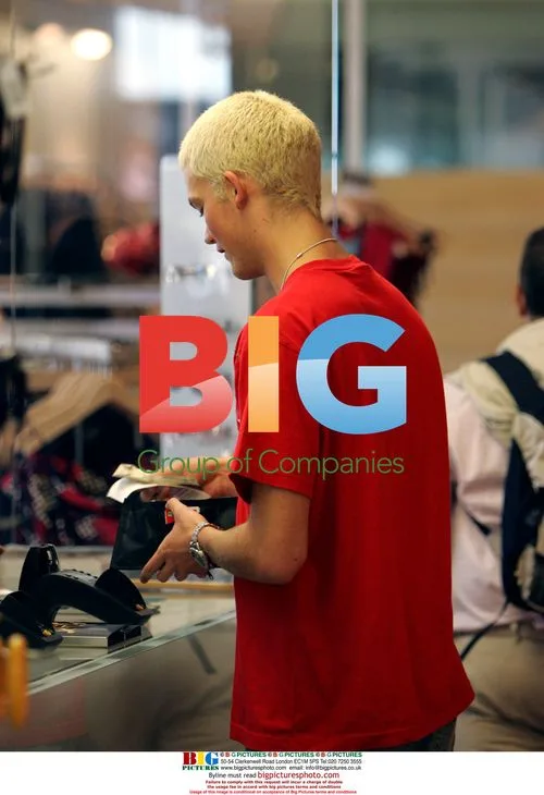 Glyn from Big Brother goes shopping on Oxford Street