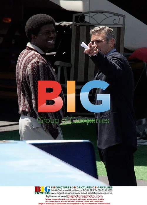 Clooney and Mac on Oceans 13 set