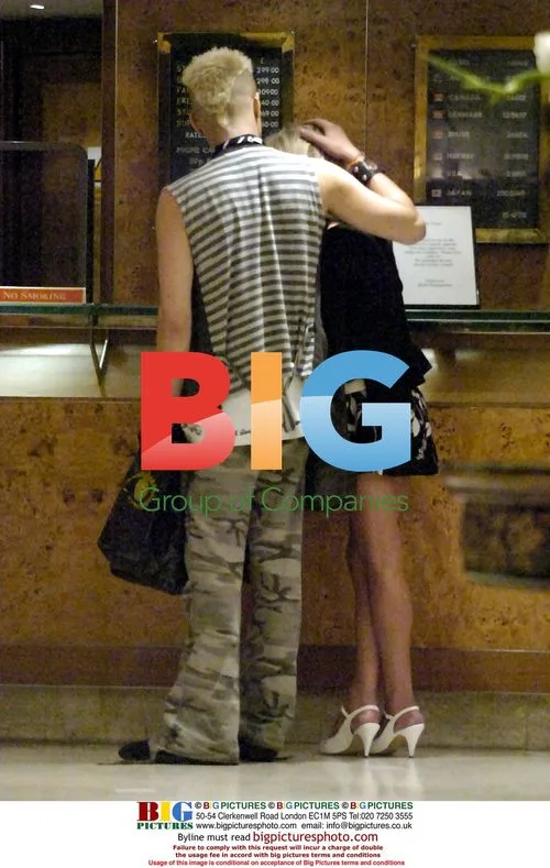 Nikki & Pete Leave London Hotel