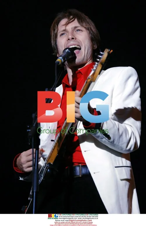 Alex Kapranos performs with Franz Ferdinand