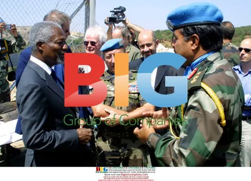Kofi Annan tours south Lebanon