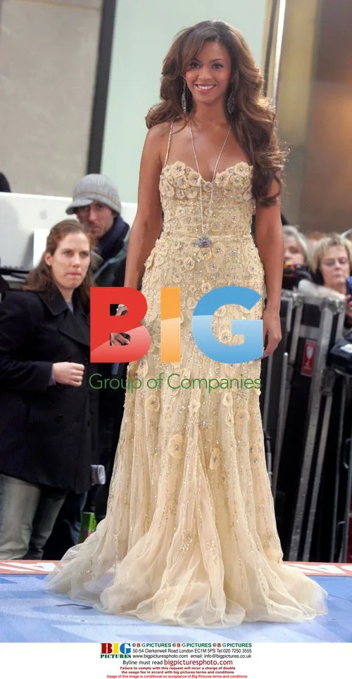 BEYONCE KNOWLES performs on 'Today' show
