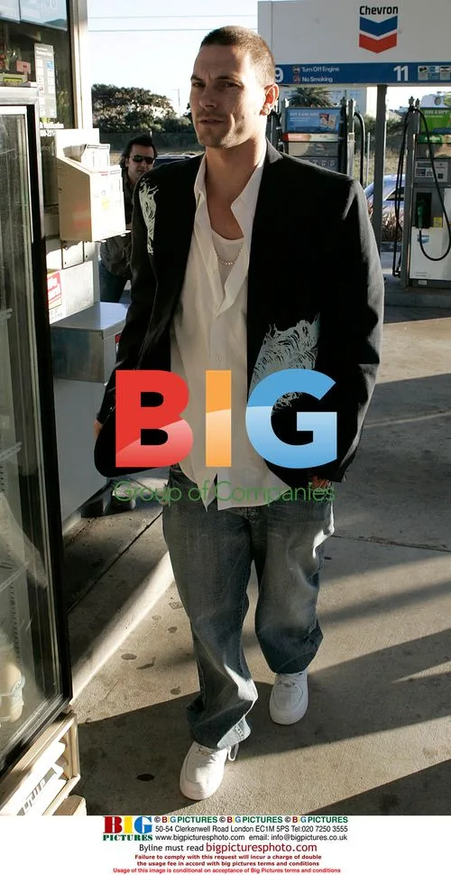 Kevin Federline Visits Estranged Wife Britney Spears' Home