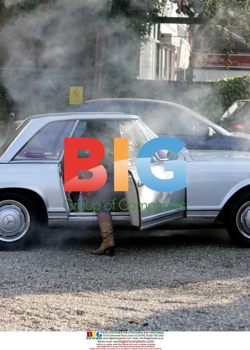 Jessie Wallace's Car Breakdown