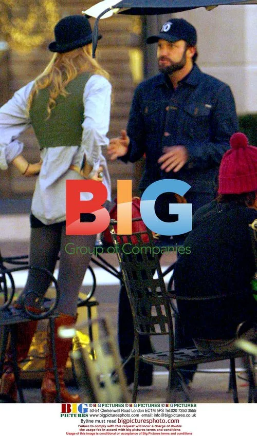 Woody Harrelson Shops Incognito