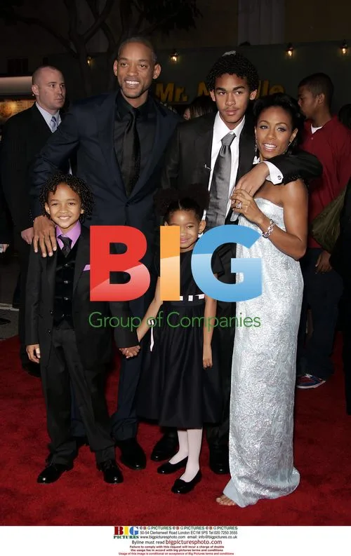 Will Smith, Jada Pinkett Smith & Kids at 'Pursuit of Happyness' Premiere