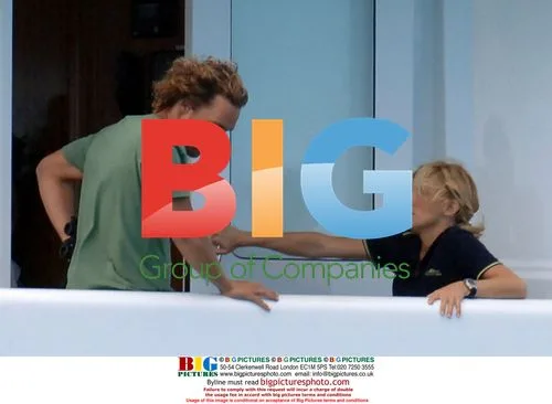 Matthew McConaughey, Kate Hudson on 'Fool's Gold' set