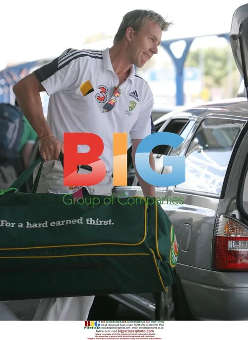 Aussie Cricket Team Arrives in Perth for Ashes Test