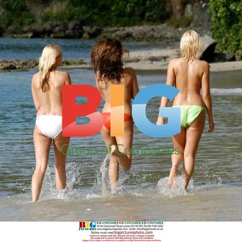 Glamour models vacation in Barbados