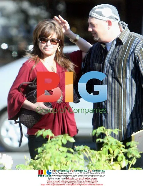 Paula Abdul Meets Mysterious Man