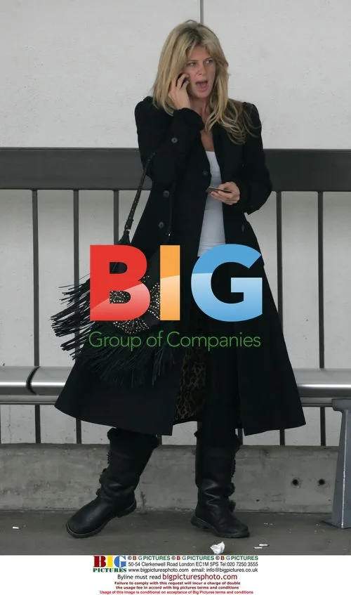 Rachel Hunter Travels With Boyfriend
