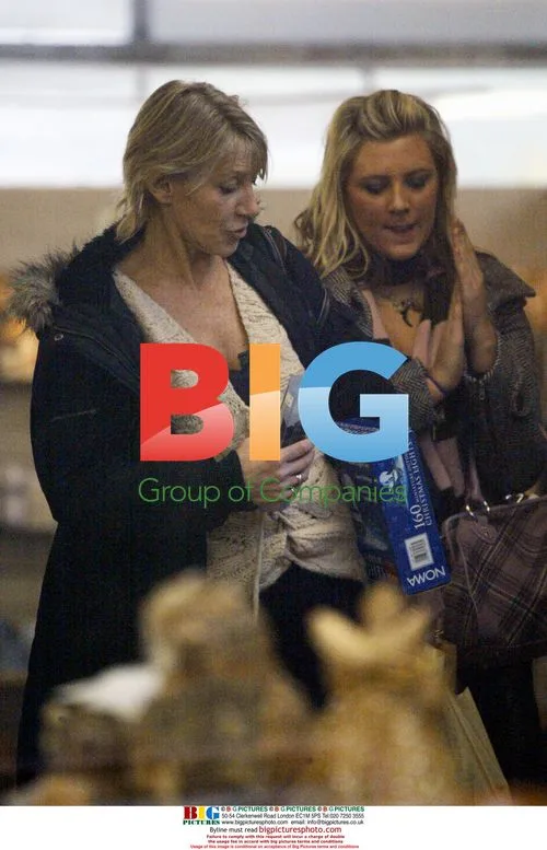 Ingrid Tarrant and Daughter Head Out Shopping