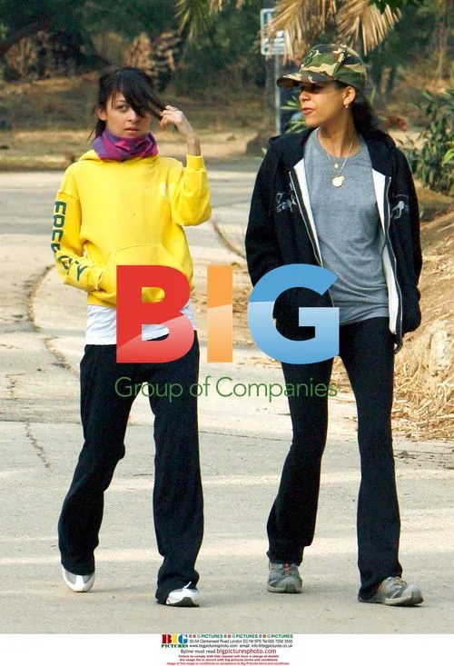 Nicole Richie Hikes in Runyon Canyon
