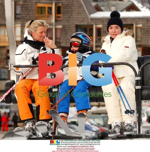 Pavel Nedved with family skiing in Pila