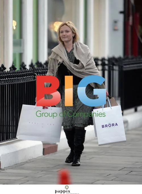 Miranda Richardson Shopping in London