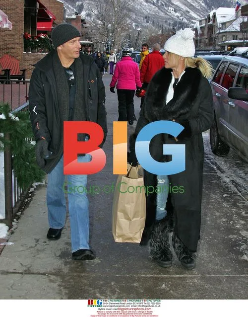 Nicollette Sheridan and Michael Bolton Christmas Shopping in Aspen