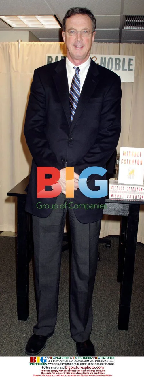 Michael Crichton promotes 'Next' at NYC bookstore