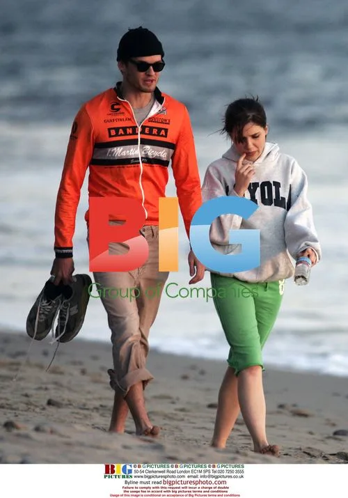 Sophia Bush and Austin Nichols enjoy sunset stroll