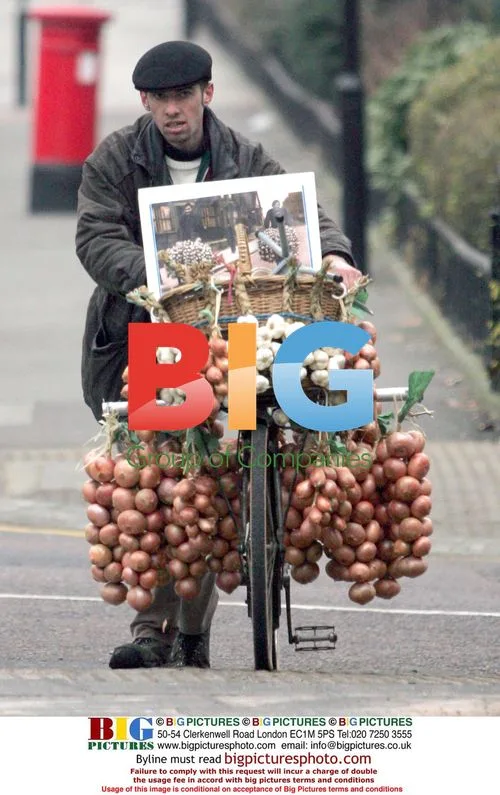 French Onion Sellers Seek Queen's Help