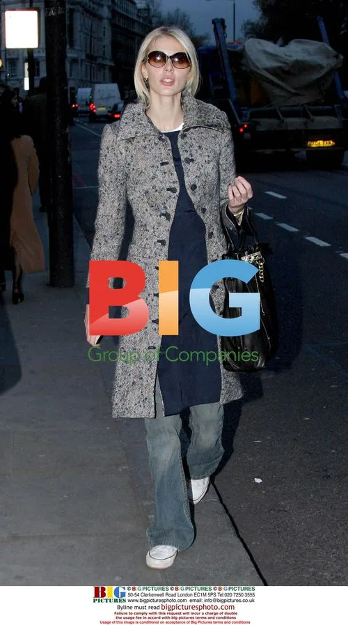 Donna Air Christmas Shopping in London