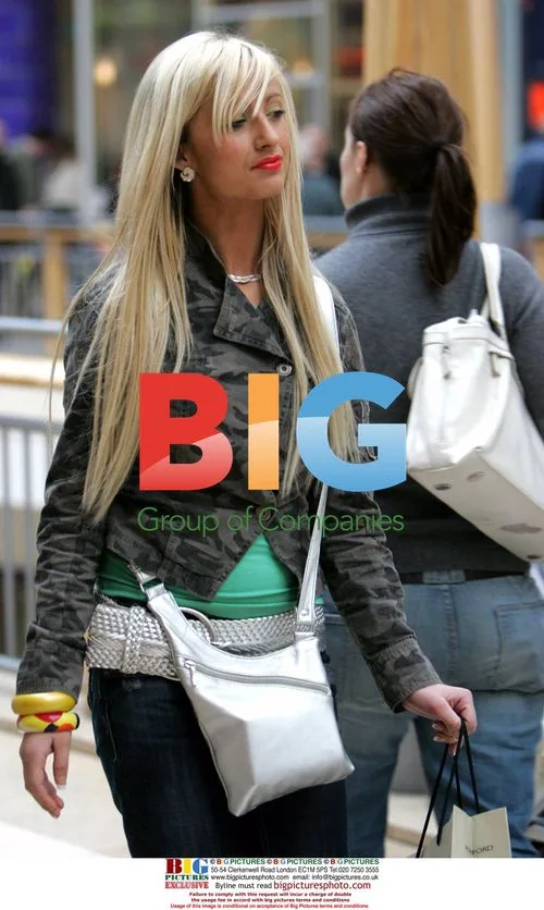 Chantelle Houghton Goes Shopping