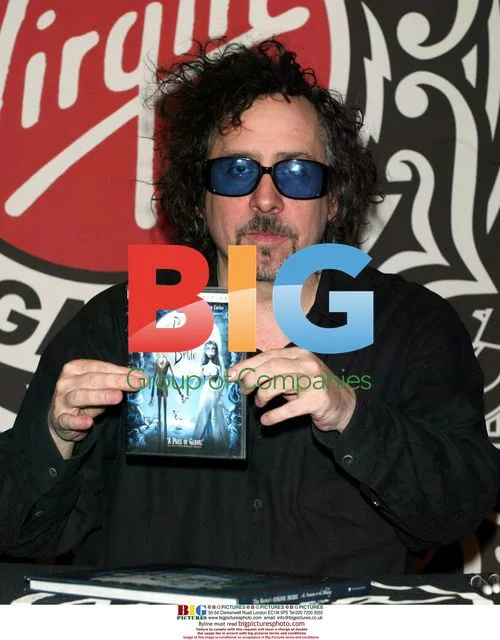 Tim Burton signs "The Corpse Bride" DVD