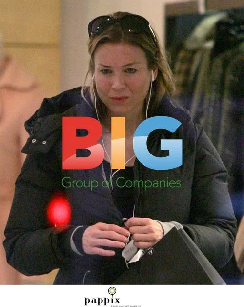 Rene Zellweger Goes Briget Jones Mode for Chanel Shop