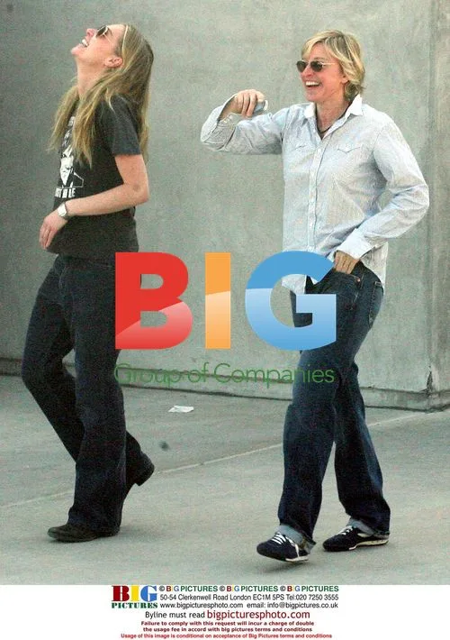 Portia Di Rossi and Ellen Degeneres Shopping