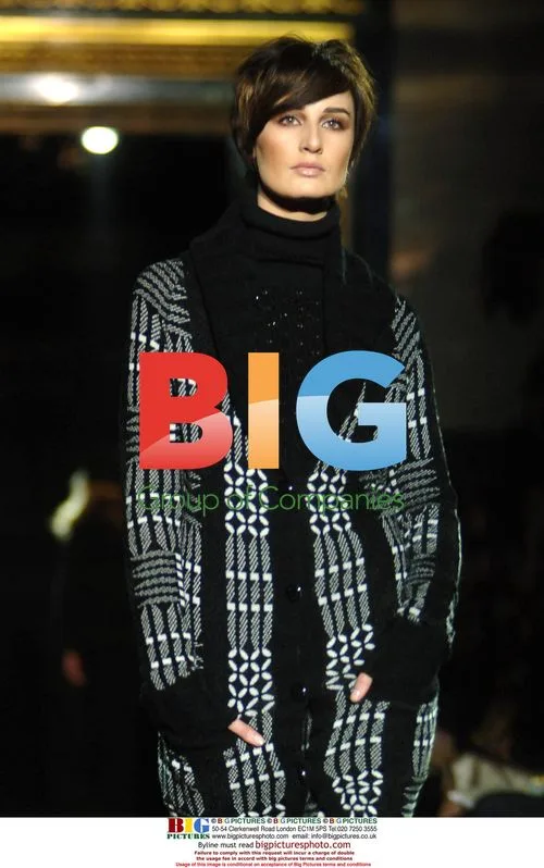 Erin O'Connor at Julien MacDonald Show