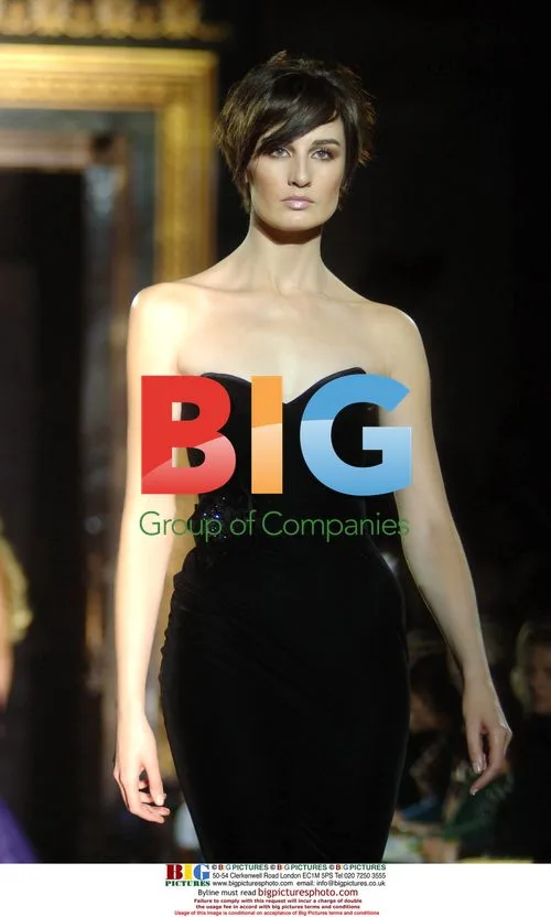 Erin O'Connor at Julien MacDonald's LFW Show