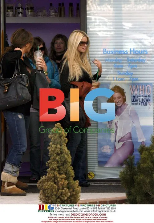 Jessica Simpson leaves tanning salon