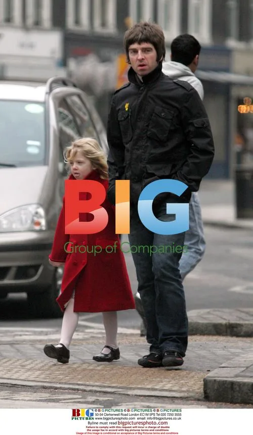 Noel Gallagher and Daughter Anais Shopping