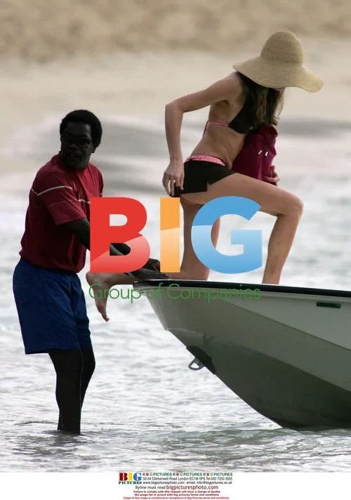 Hugh Grant and Jemima Khan Water Skiing