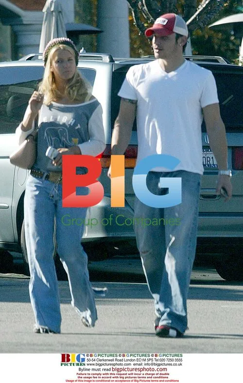 Jessica Simpson and Nick Lachey Leaving Cafe