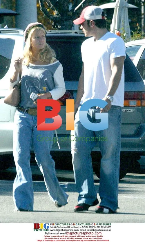 Jessica Simpson and Nick Lachey Leaving Cafe