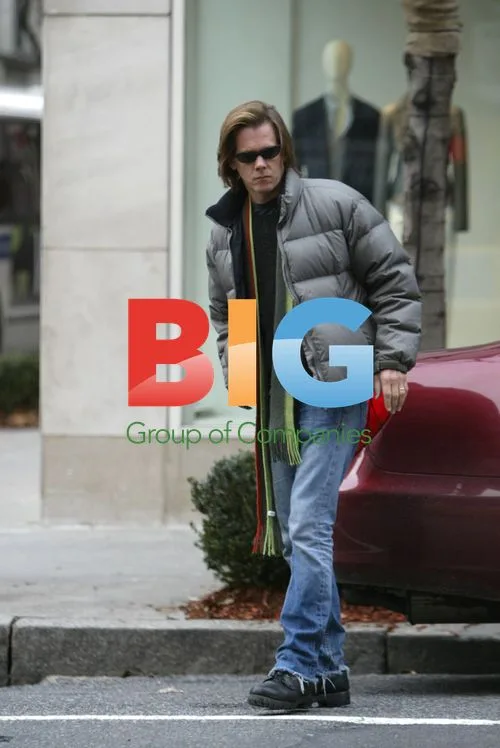 Kevin Bacon Leaving Store with Hair Product