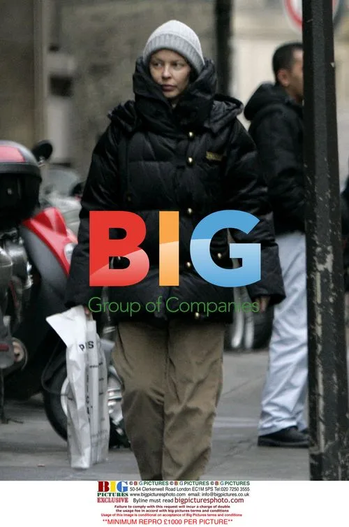 Kylie Minogue Out in Paris
