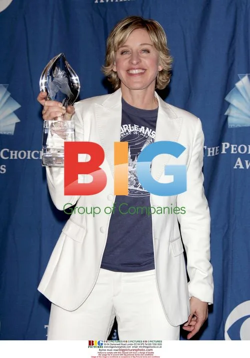 ELLEN DEGENERES at 32nd People's Choice Awards