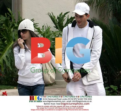 Demi Moore and Ashton Kutcher Leave Beverly Hills Rabbi