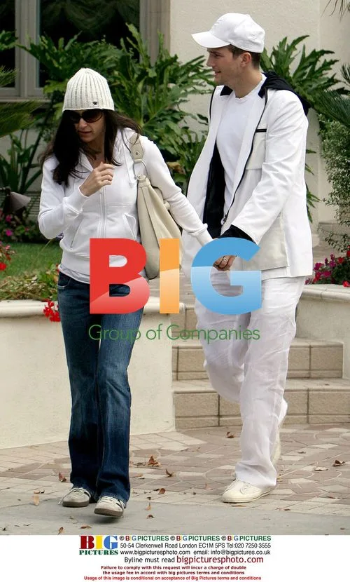 Demi Moore and Ashton Kutcher leave Beverly Hills Rabbi
