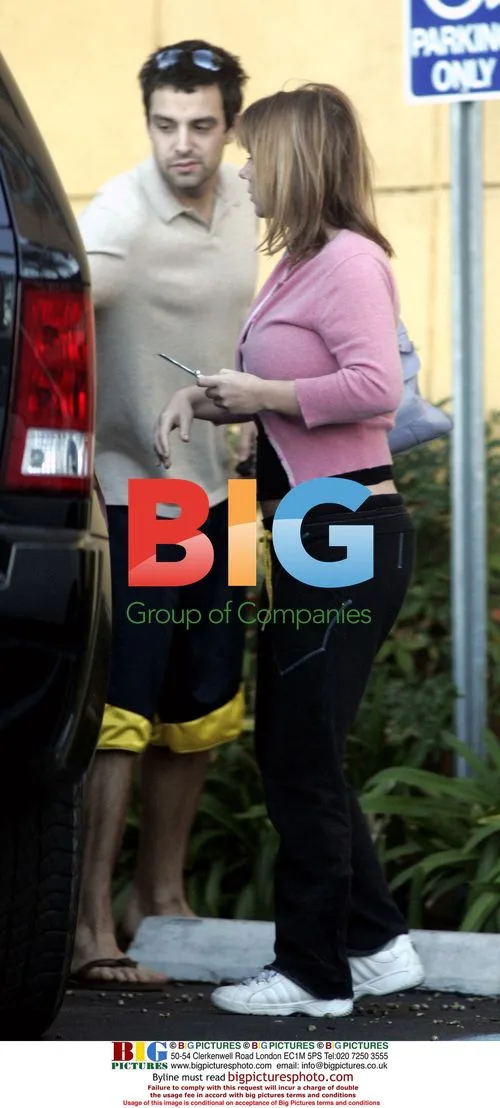Geri Haliwell shows off baby bump in LA