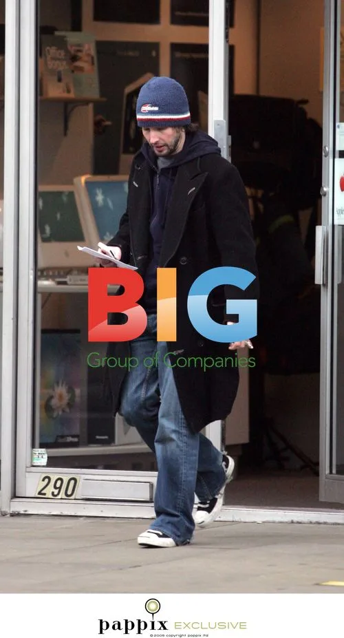 James Blunt leaves London Apple store