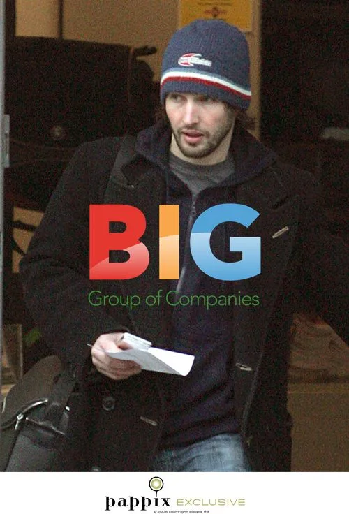 James Blunt leaves Apple store