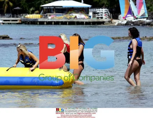 Glamour Girls on Banana Boat