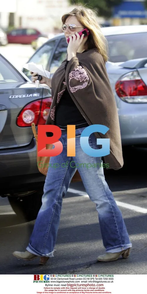 Pregnant Geri Halliwell at Hospital