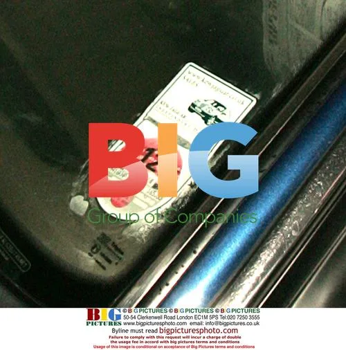 Pete Docherty drives to gig with no tax