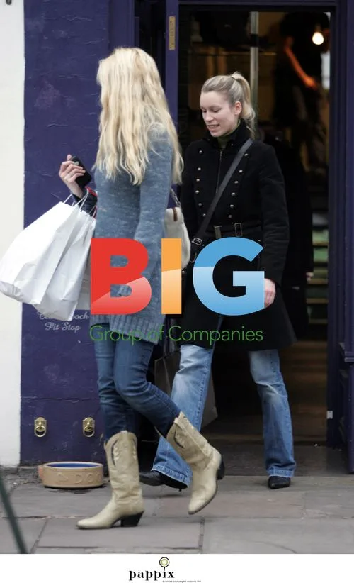 Claudia Schiffer Shopping in London