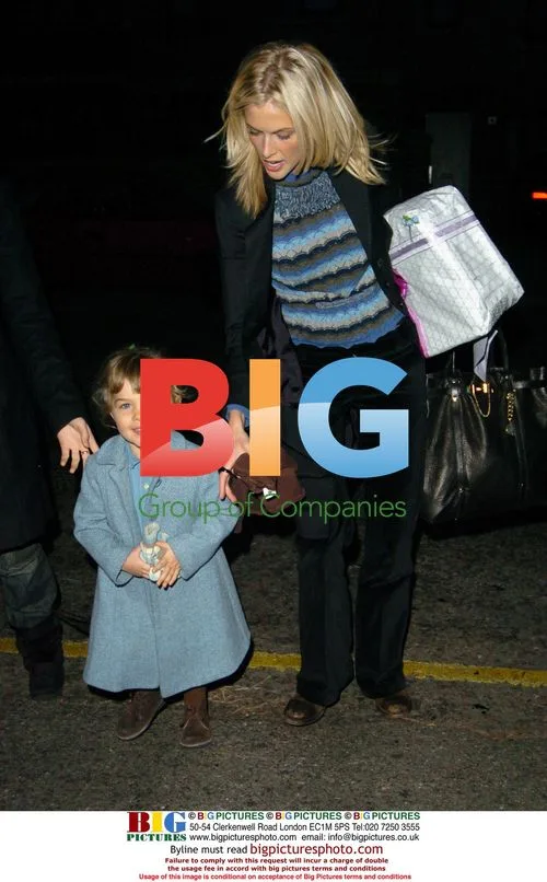 Donna Air arrives with kid to daughter's party