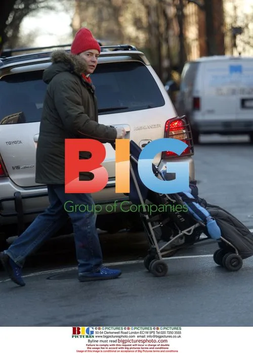 SJP's Casual Outing with Matthew Broderick and Son